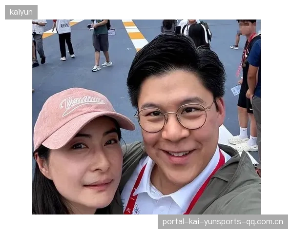 47岁霍启刚发文宣布喜讯！小3岁的郭晶晶再为他争光，新身份曝光